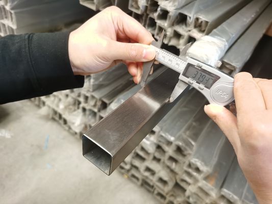 Трубка квадрата нержавеющей стали 180# отполировала декоративные 6mm JIS G3463