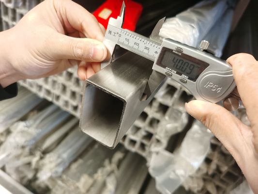 Трубка квадрата нержавеющей стали 180# отполировала декоративные 6mm JIS G3463